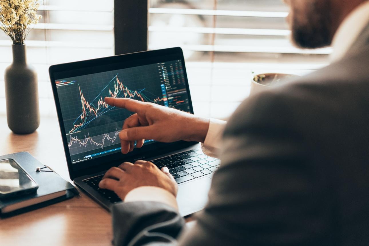 broker-emas-platform-trading-chart