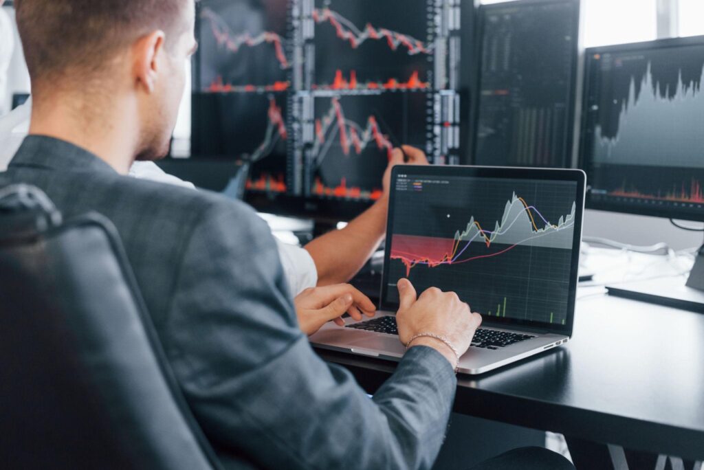 trader-pemula-analisis-chart-trading-emas